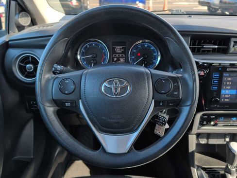 Used 2017 Toyota Corolla LE image 12