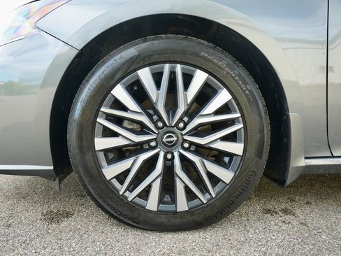 Used 2023 Nissan Altima 2.5 SV w/ SV Premium Package image 29