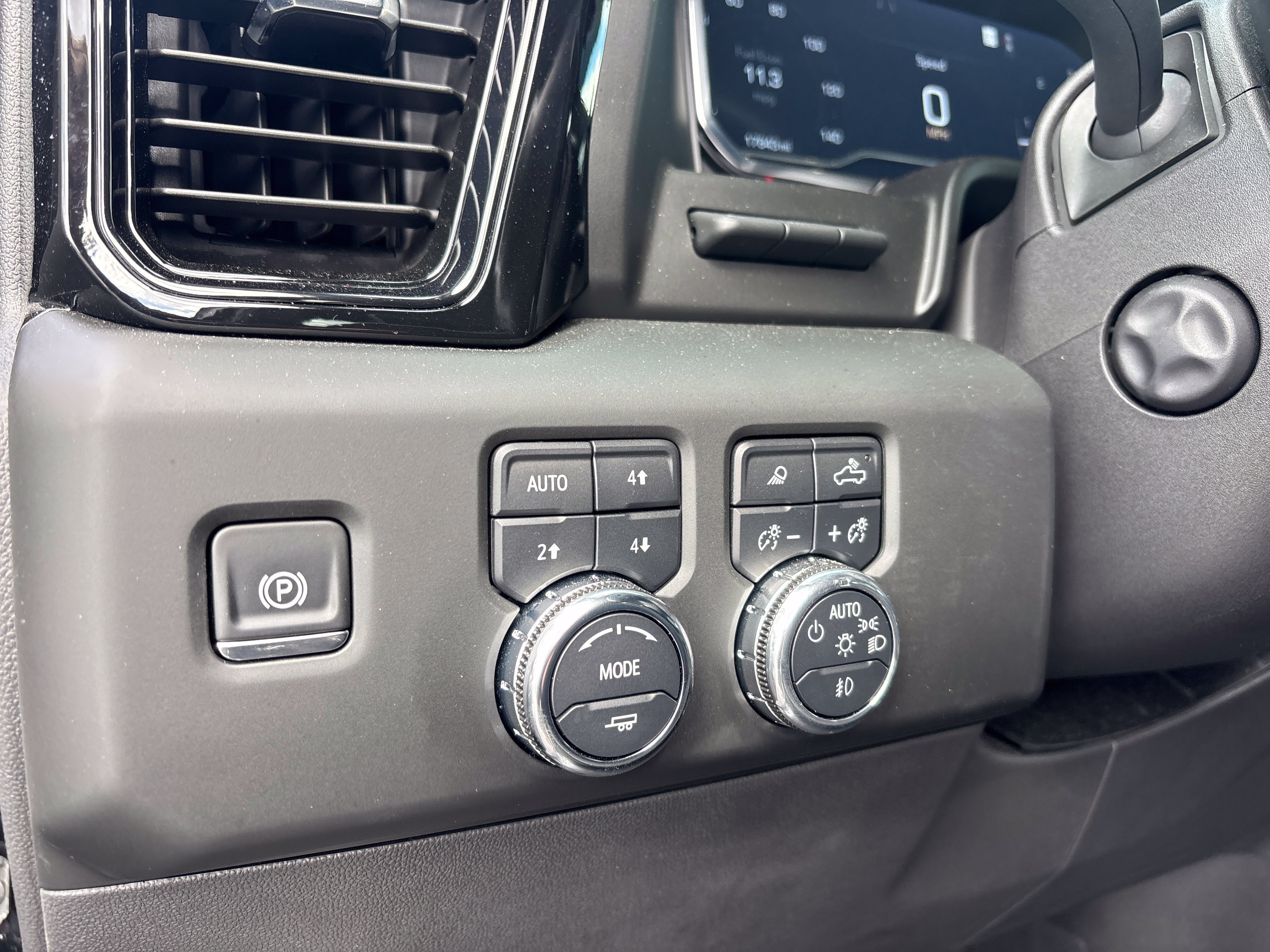 Used 2025 GMC Sierra 1500 AT4X AWD/4WD image 16