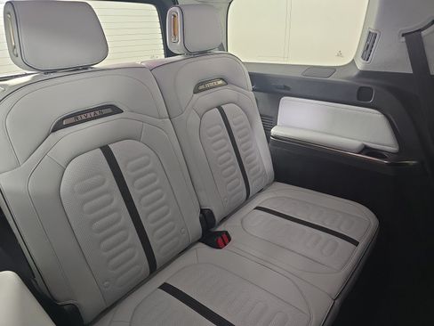 Used 2024 Rivian R1S Adventure AWD/4WD image 25