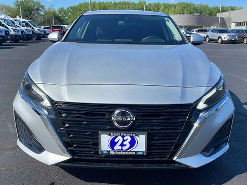 Used 2023 Nissan Altima 2.5 SV FWD image 8