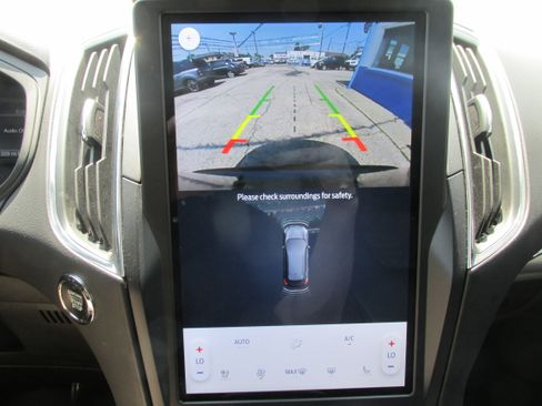 Certified 2024 Ford Edge Titanium image 37