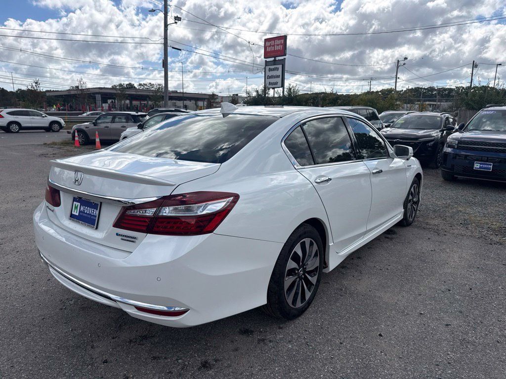 Used 2017 Honda Accord Touring image 6