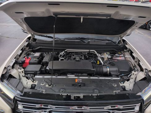 New 2026 GMC Canyon Denali AWD/4WD image 17