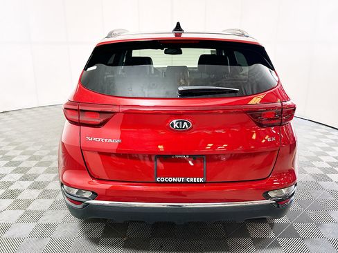 Used 2020 Kia Sportage EX w/ EX Technology Package FWD image 4