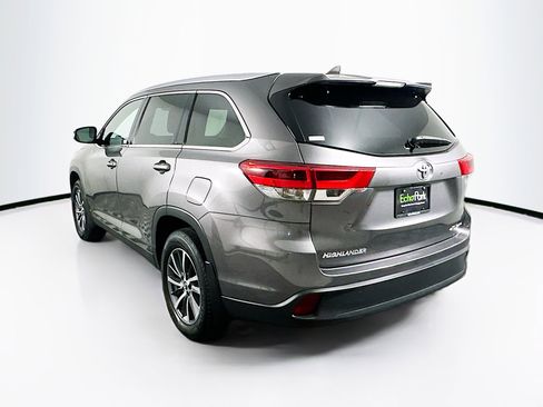 Used 2019 Toyota Highlander XLE image 5