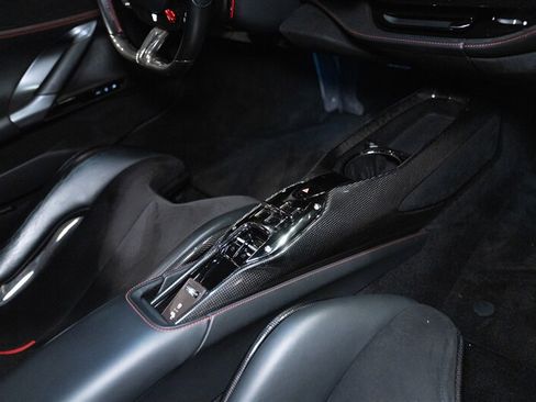 Used 2021 Ferrari SF90 Stradale AWD/4WD image 9