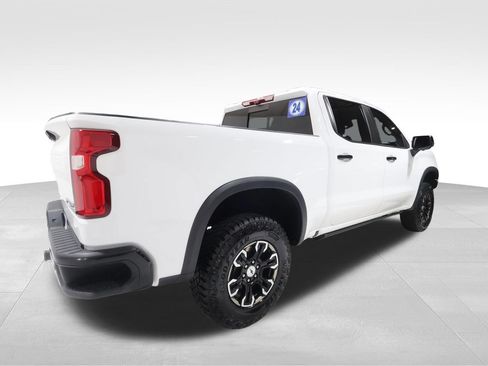Used 2024 Chevrolet Silverado 1500 ZR2 w/ Technology Package AWD/4WD image 4