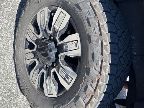 Used 2024 GMC Sierra 2500 Denali w/ Denali Reserve Package AWD/4WD image 6