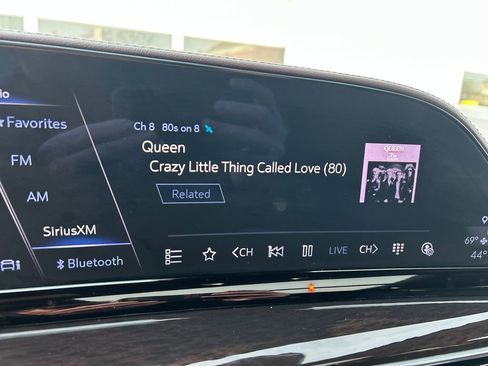 Used 2023 Cadillac Escalade Sport Platinum w/ LPO, ONYX Package image 41