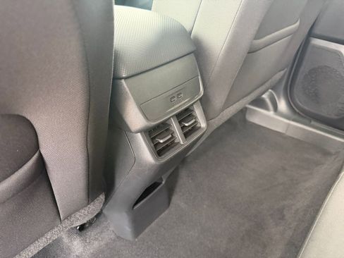 Used 2025 Chevrolet Equinox LT image 23