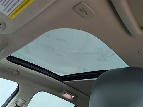 Used 2019 Lincoln Nautilus Select image 12