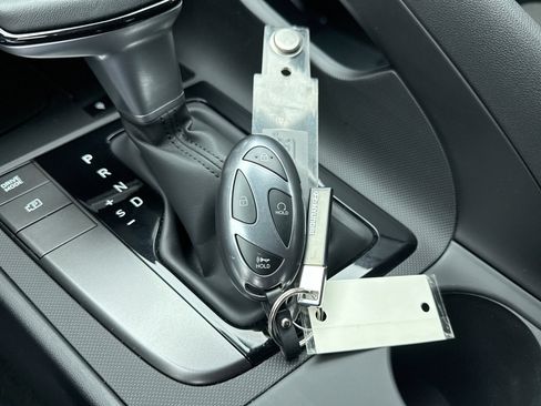 Used 2025 Hyundai Elantra Sport image 23
