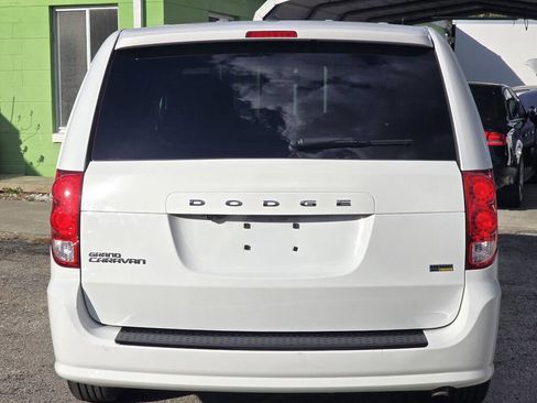 Used 2019 Dodge Grand Caravan SE image 7