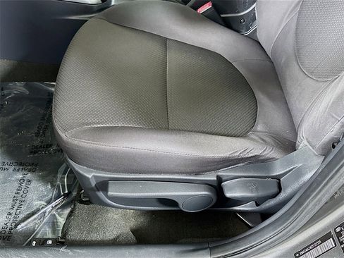 Used 2013 Kia Forte EX image 17