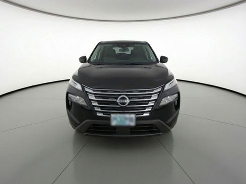 Used 2024 Nissan Rogue SV image 2