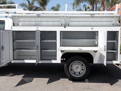 Used 2022 Ford F550 2WD SuperCab Super Duty image 6