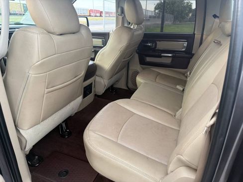 Used 2014 RAM 1500 Laramie w/ Convenience Group AWD/4WD image 11
