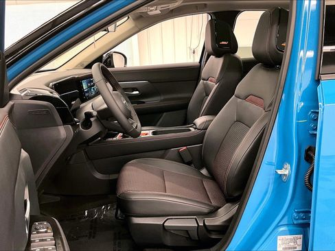 New 2025 Nissan Kicks SR w/ SR Premium Package AWD/4WD image 28