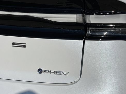 New 2026 Toyota Prius Plug-In Hybrid FWD image 21