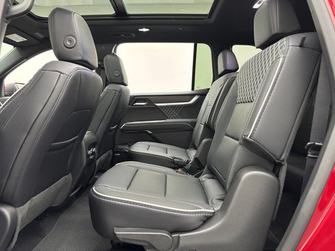 New 2026 GMC Acadia Denali w/ Super Cruise Package FWD image 45