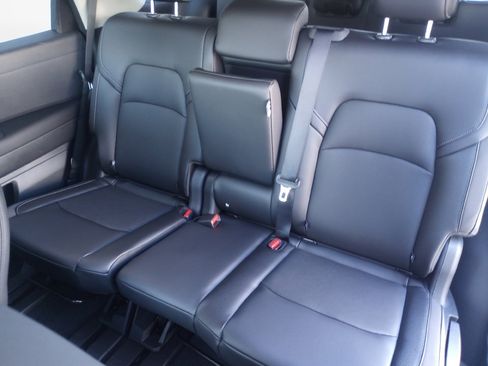 New 2026 Nissan Pathfinder SL FWD image 12