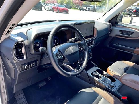 Used 2025 Ford Bronco Sport Outer Banks AWD/4WD image 8
