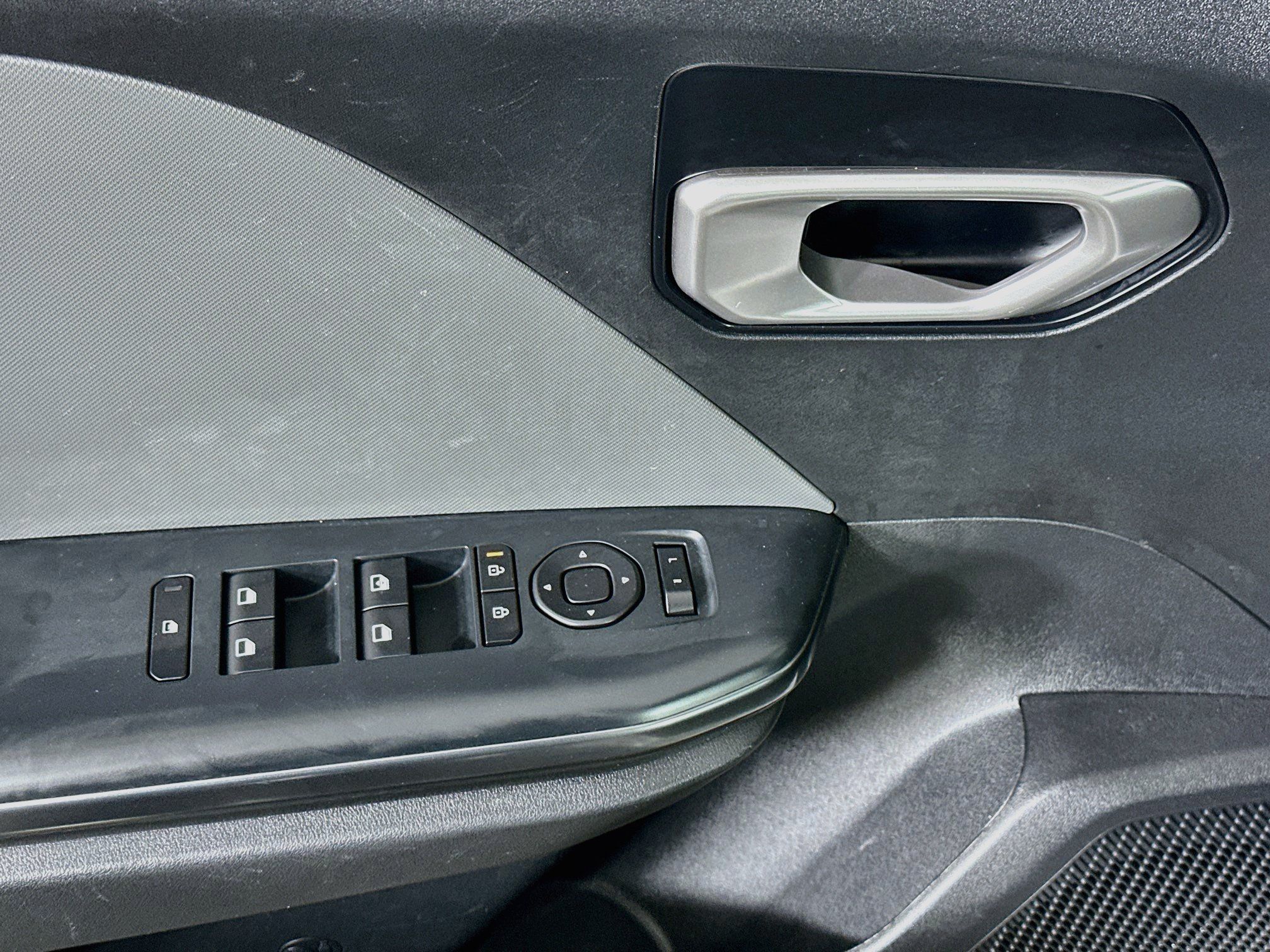 Used 2025 Kia K4 FWD image 15