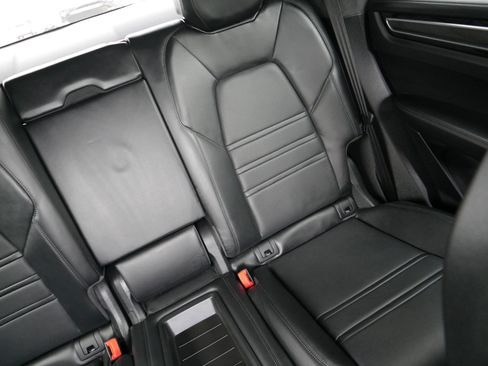 Used 2020 Porsche Cayenne Turbo S image 14