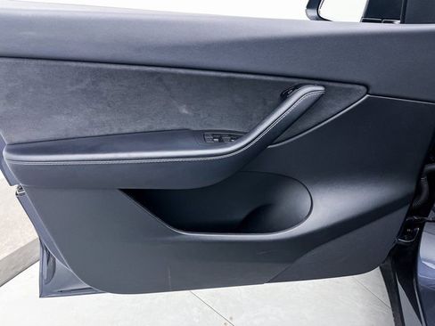 Used 2022 Tesla Model Y Performance image 16