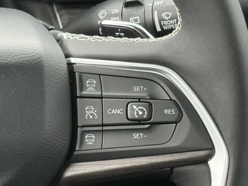 Used 2023 Jeep Grand Cherokee 4WD 4xe image 36