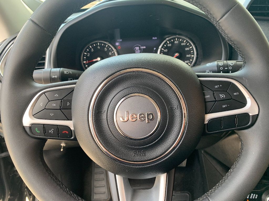 Used 2021 Jeep Renegade Latitude AWD/4WD image 11