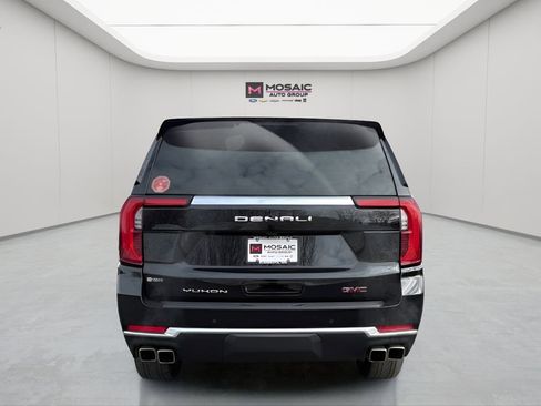 Used 2025 GMC Yukon XL Denali image 3