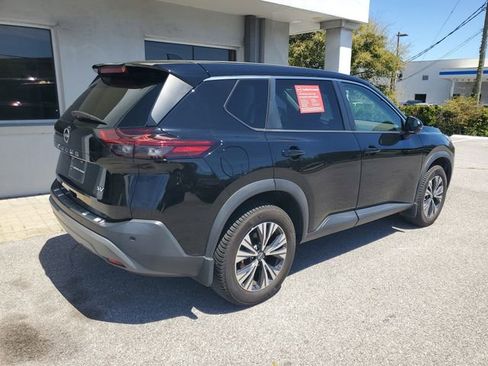 Certified 2022 Nissan Rogue SV image 8
