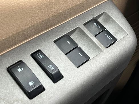 Used 2016 Ford F350 XLT w/ XLT Premium Package image 7