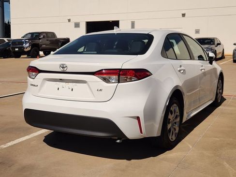 Used 2024 Toyota Corolla LE FWD image 3