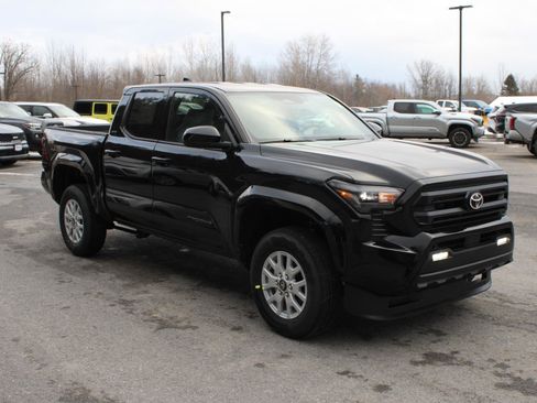 New 2026 Toyota Tacoma SR5 image 3