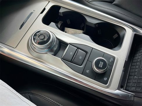 Used 2024 Ford Explorer XLT w/ Equipment Group 202A image 17