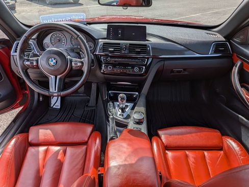 Used 2018 BMW M4 Convertible image 29
