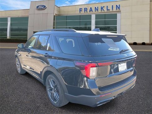 New 2026 Ford Explorer ST-Line w/ ST-Line Street Pack image 5