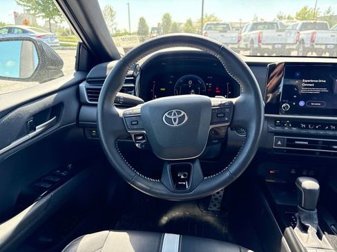 Used 2025 Toyota Camry SE w/ Convenience Package FWD image 13