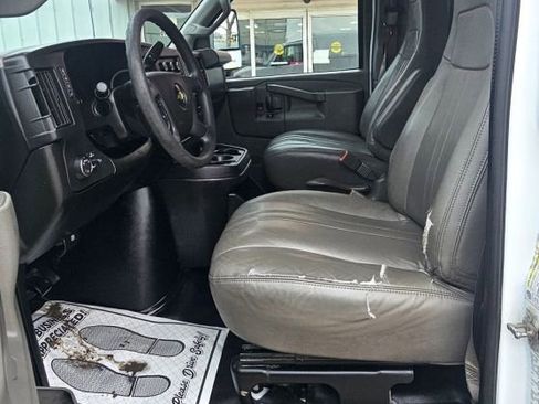 Used 2017 Chevrolet Express 3500 image 13