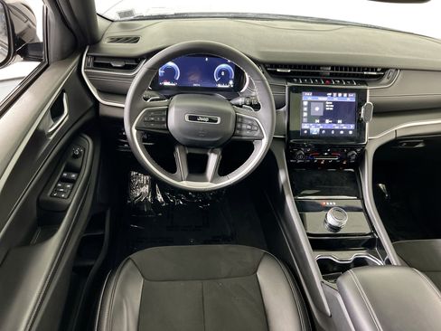 Used 2023 Jeep Grand Cherokee L Laredo AWD/4WD image 22