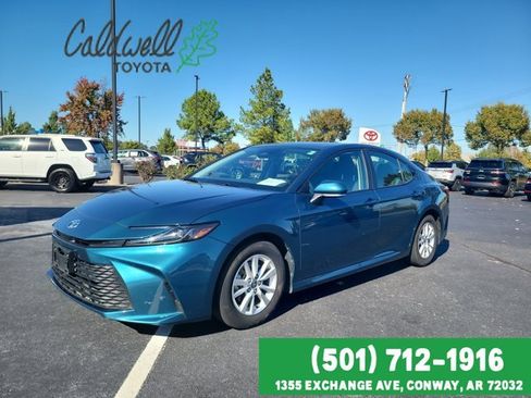 Used 2025 Toyota Camry LE image 1