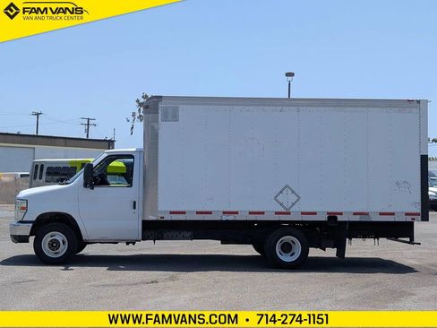 Used 2015 Ford E-450 and Econoline 450 Super Duty w/ Power Windows & Locks Group RWD image 4