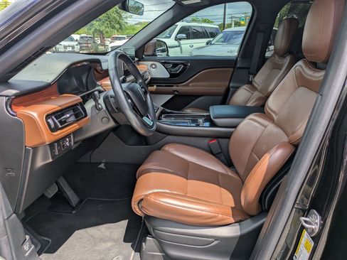 Used 2021 Lincoln Aviator Reserve w/ Equipment Group 208A image 9