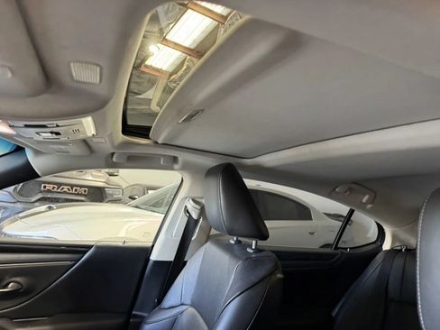 Used 2021 Lexus ES 300h w/ Accessory Package 2 FWD image 14