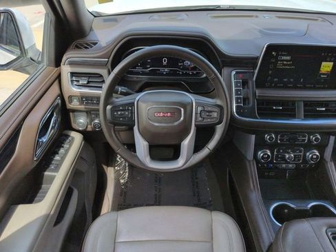 Used 2023 GMC Yukon SLT image 16