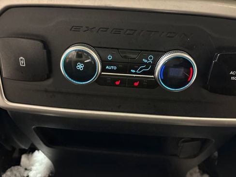 Used 2024 Ford Expedition Max Limited image 29