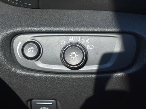 Used 2020 Chevrolet Blazer LT FWD image 21